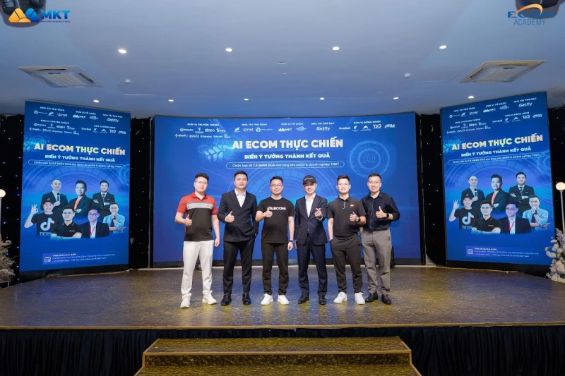 Khoảnh khắc sự kiện MKT 3
