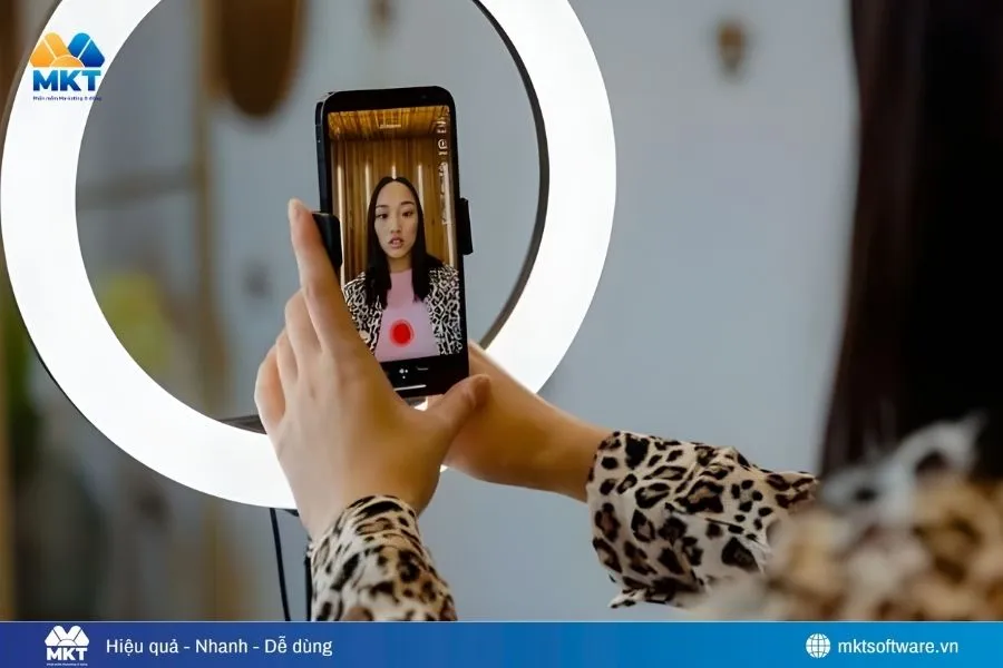 Cách Chụp Ảnh Trên TikTok Đơn Giản, Đẹp Và Tự Nhiên Cho Người Mới 2026