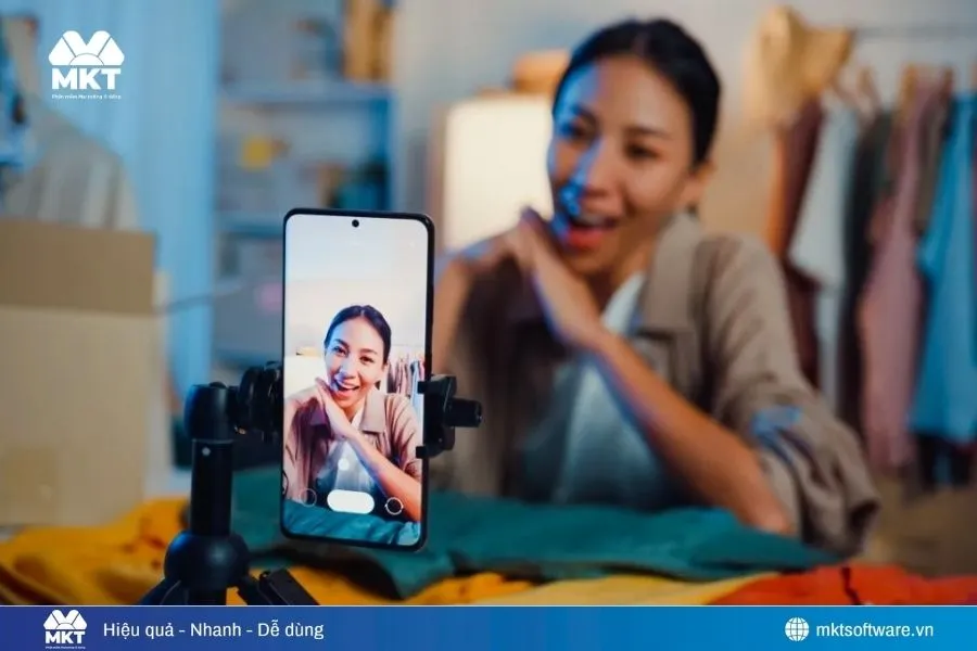 Tương tác với người xem tích cực, phản hồi kịp thời