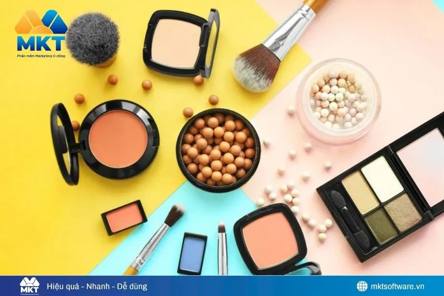 Mỹ phẩm phục vụ nhu cầu làm đẹp ngày Tết.