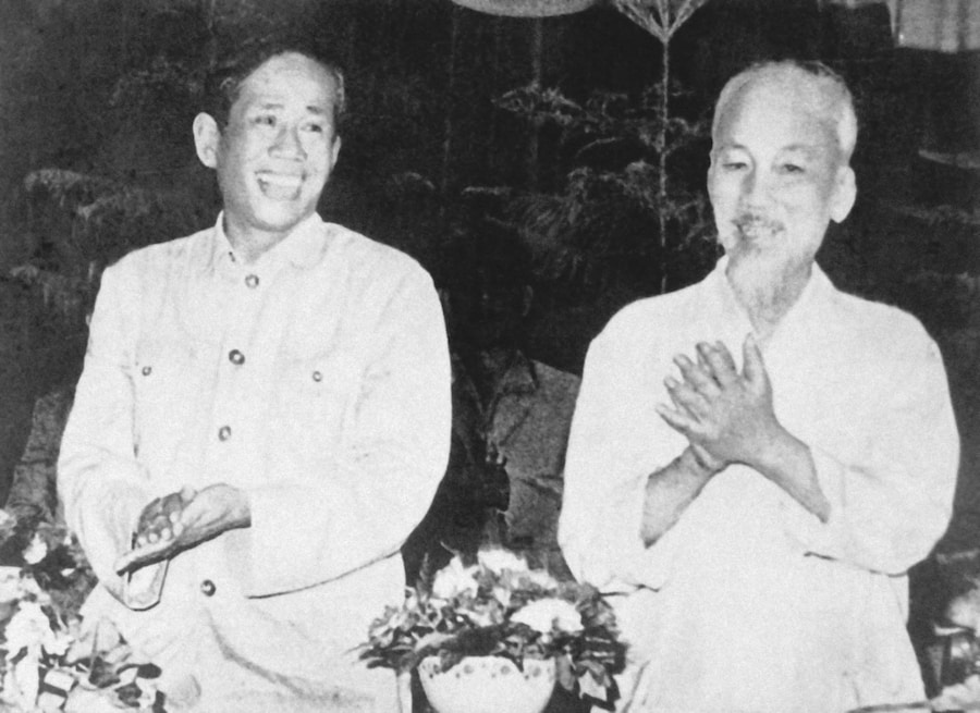 Hình ảnh Chủ tịch Hồ Chí Minh và đồng chí Lê Duẩn (Ảnh tư liệu)