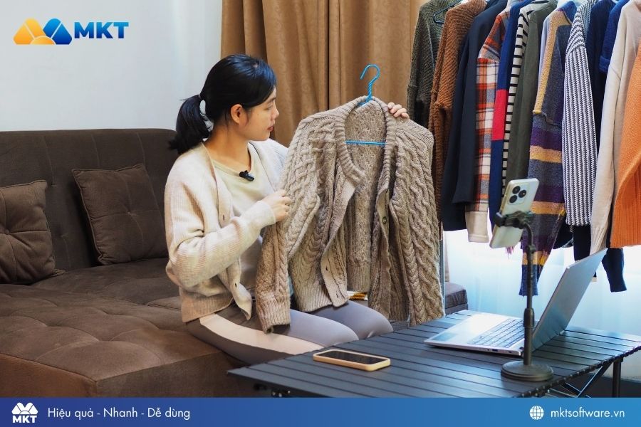 Mẫu kịch bản livestream bán quần áo xả kho khuyến mãi