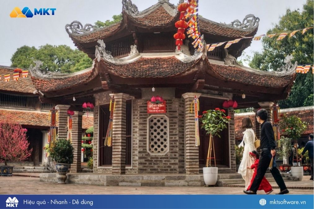 Đi lễ chùa, đền cầu tài lộc và bình an