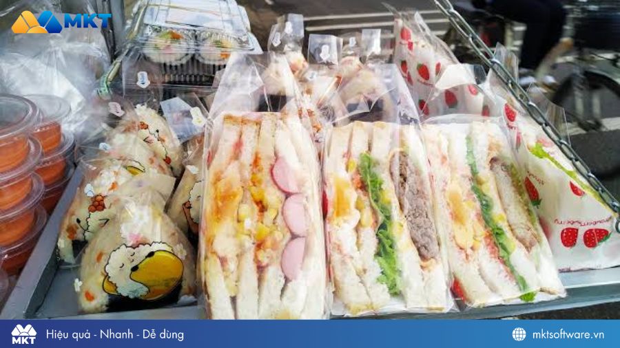 Kinh doanh các mặt hàng đóng gói sẵn như bánh kẹo, trái cây sấy,...