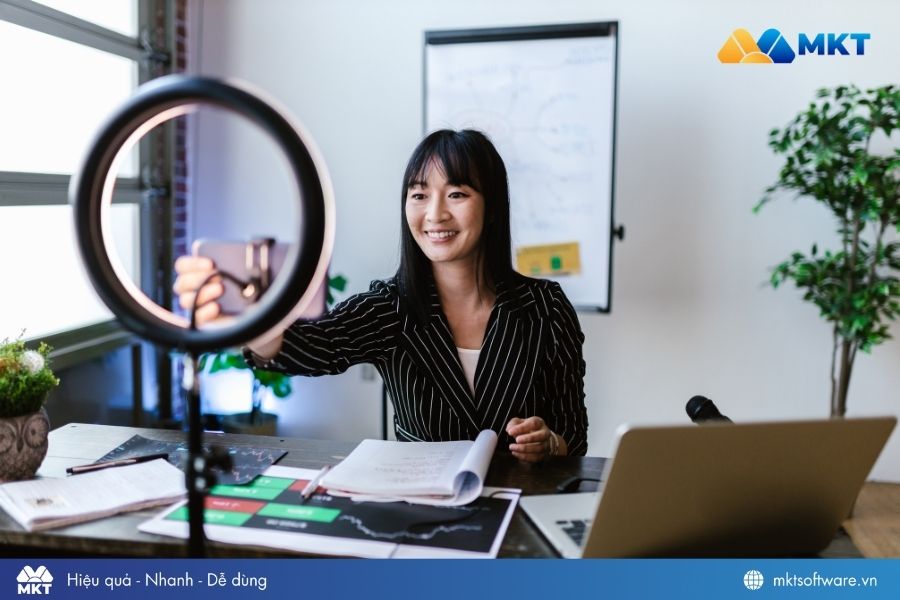 Livestream bán hàng giúp tăng tương tác với người mua 